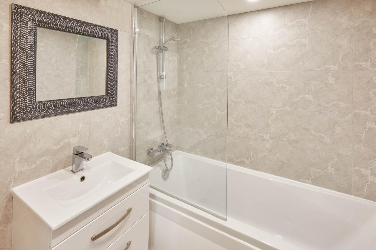 Host & Stay - Lobster Pot Apartment Уитби Экстерьер фото